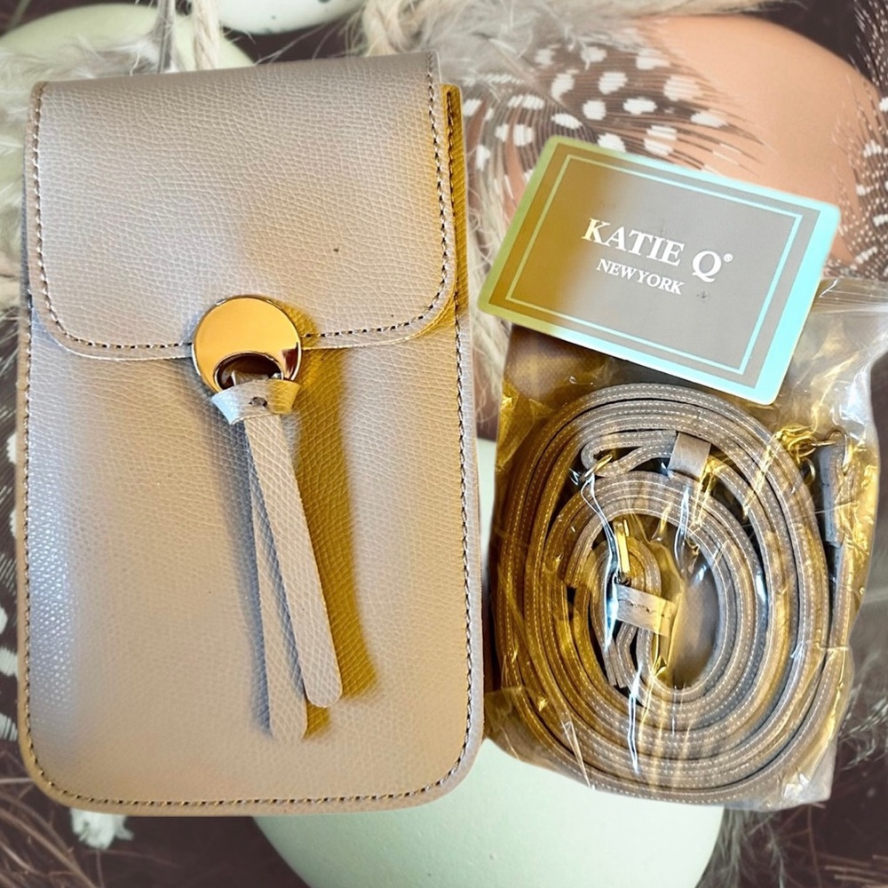 Katie Q Beige Mini Crossbody Cellphone Bag   NWT